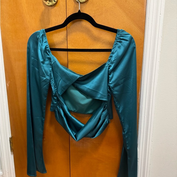 Revolve Front Twist Teal Top - Picture 5 of 6